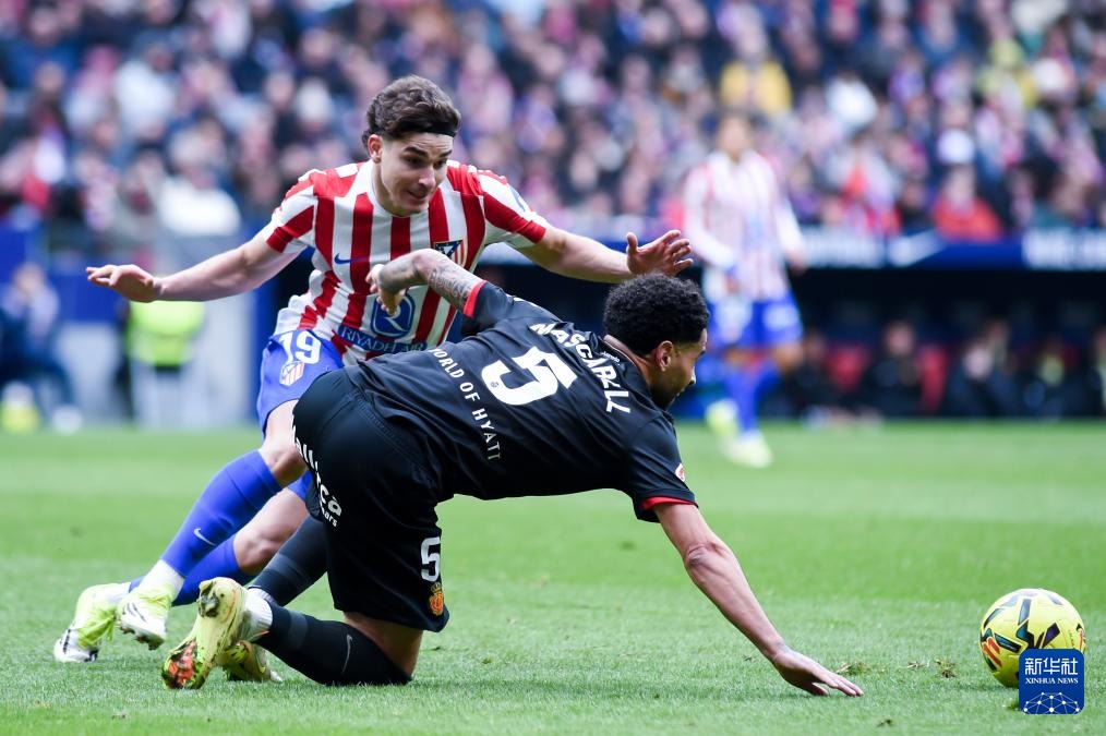 梅西获美职联MVP并率队首夺总冠军，雨中致歉开幕式取消